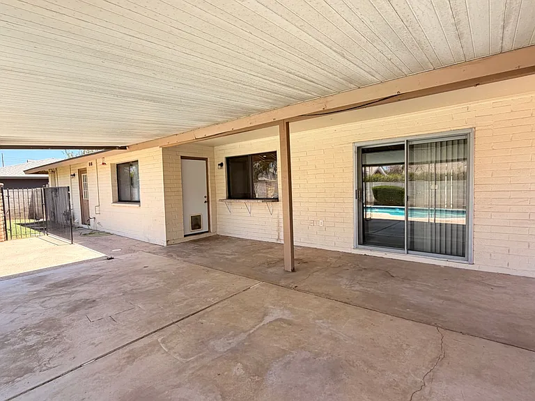 718 E Manhatton Dr — Photo 24