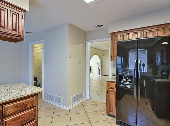 5th image of 926 Wyndham Pl