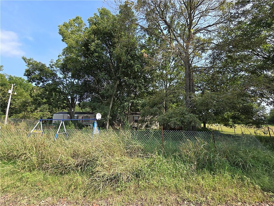 2nd image of 16856 Ditmars Rd