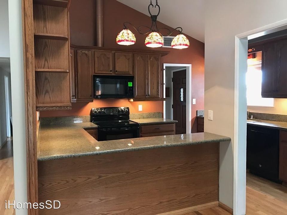 1st image of 884 Joanne Way