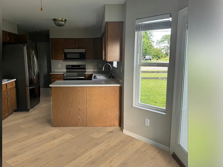 2202 Parliament Ct — Photo 8