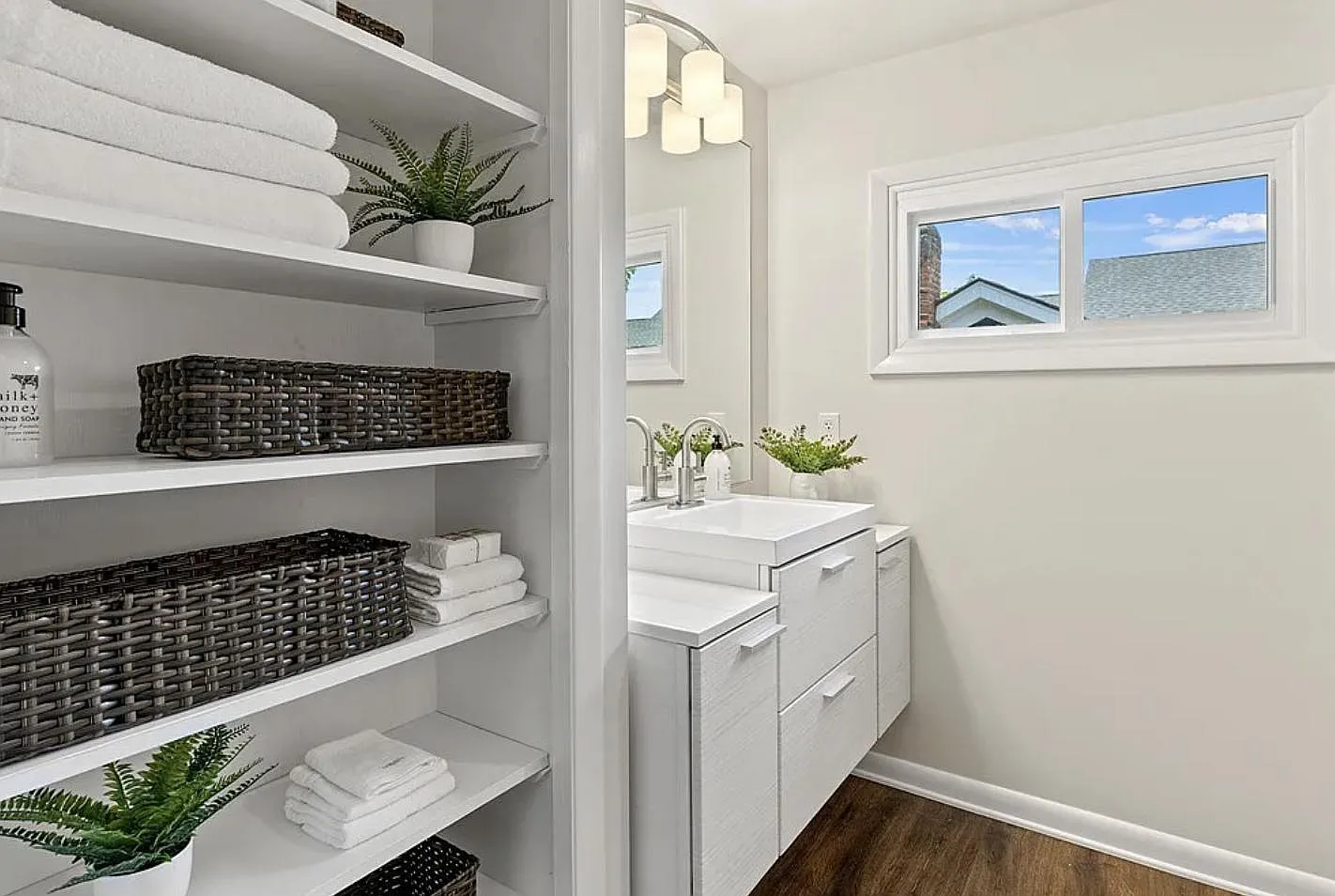 3 bed, 2116 sqft, $3,100 — Photo 4