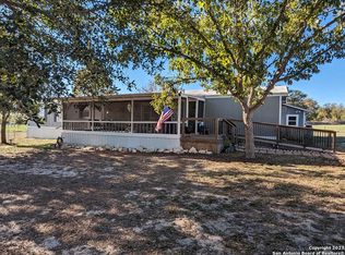 105 Oak Valley Dr, La Vernia, TX 78121