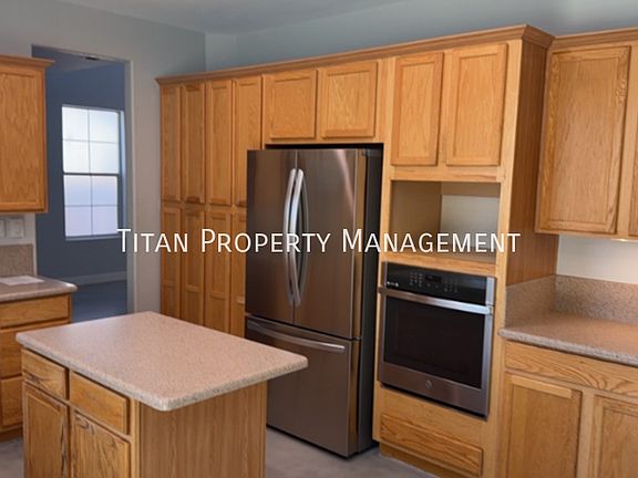 4th image of 1065 Callander Way