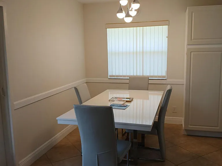 92 Seville F — Photo 28