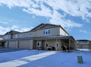805 Compass Ln, Bismarck, ND 58504