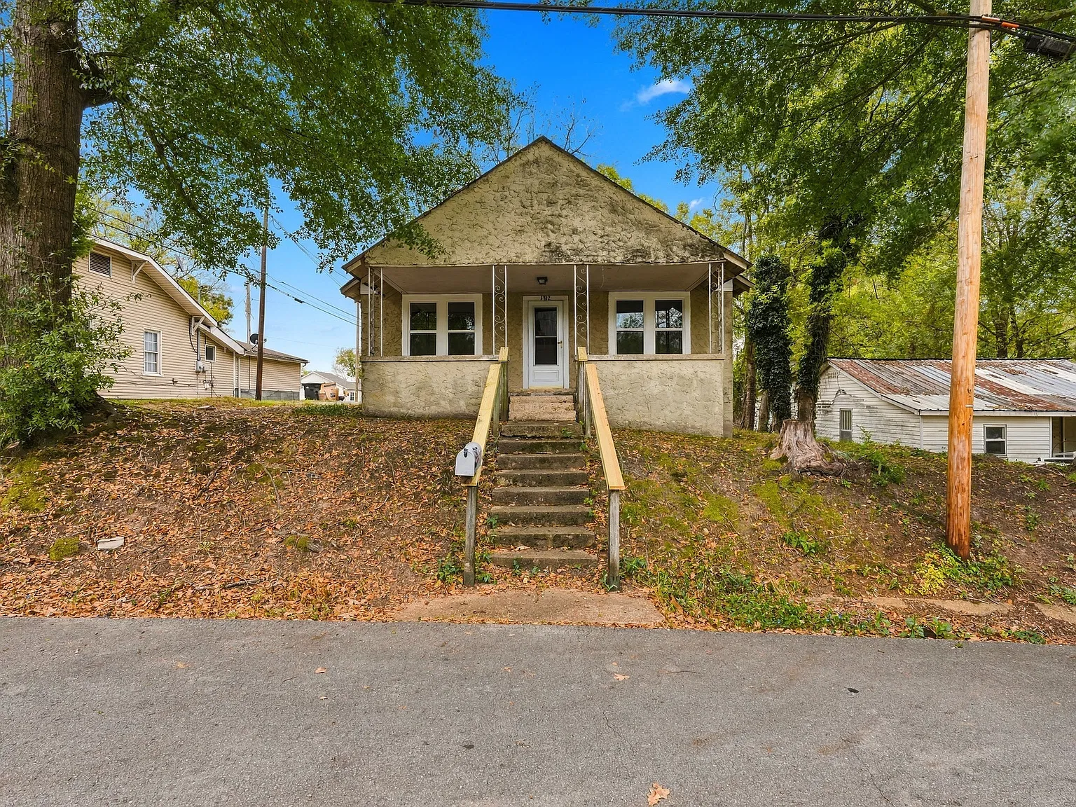 2 bed, 900 sqft, $900 — Photo 1