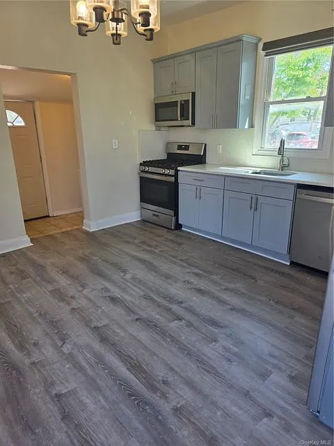 2 bed, 1.0 bath, 1000 sqft, $2,900 — Photo 4