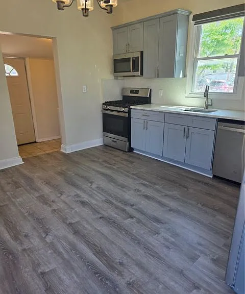 291 Uniondale Ave — Photo 4