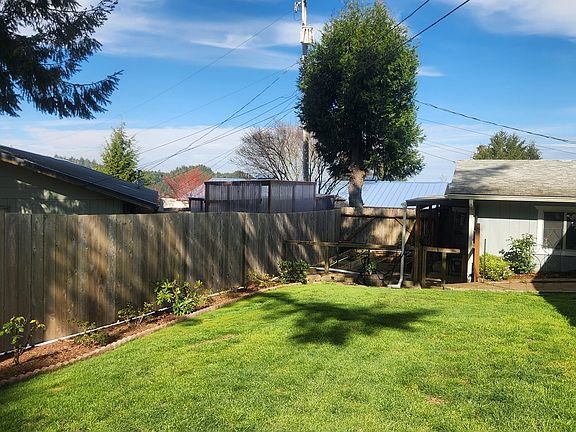 4th image of 635 Crestview Dr