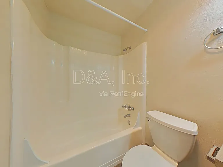 437 NW 11th St #3 — Photo 11