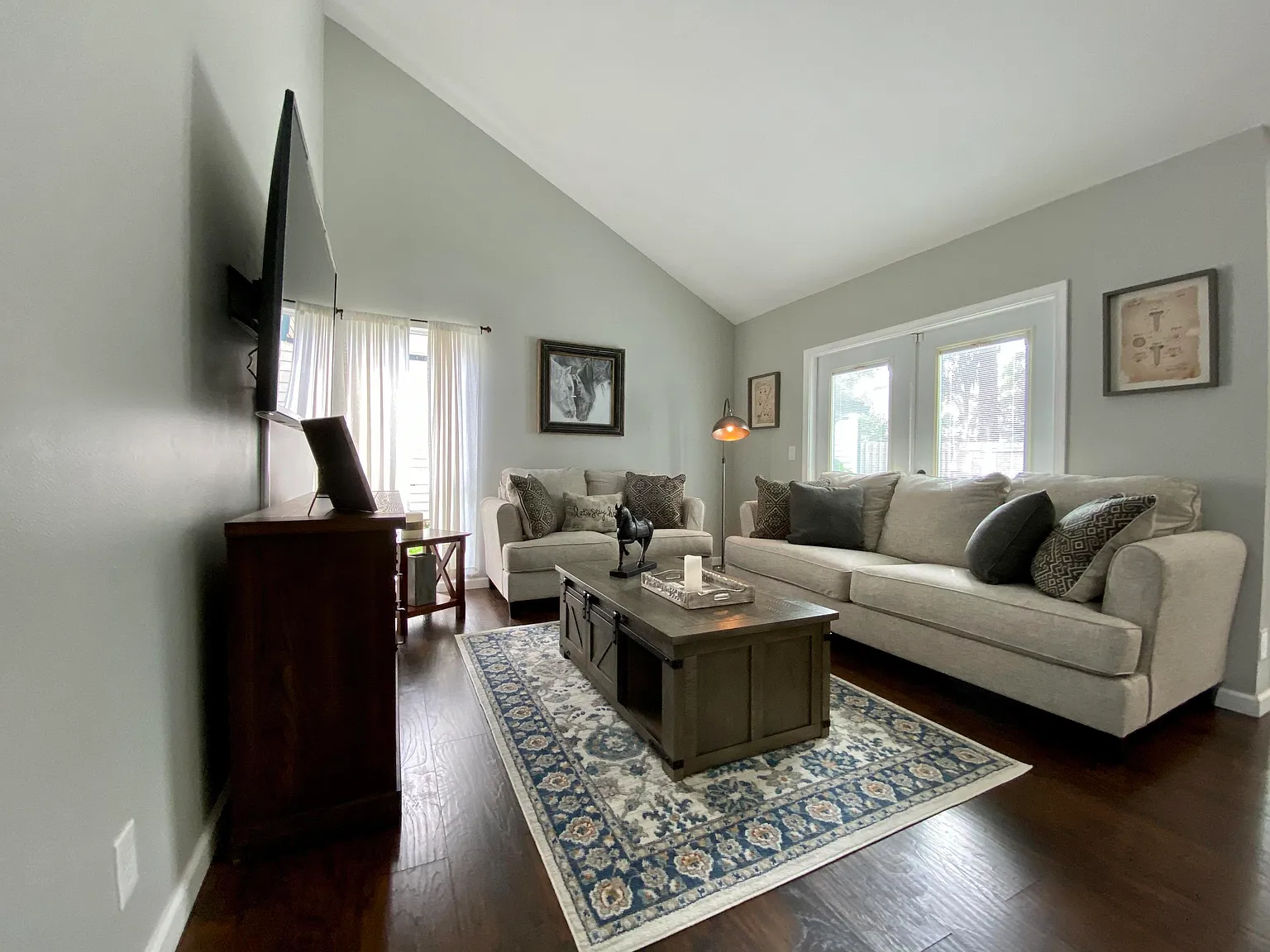 2 bed, 2.0 bath, 1202 sqft, $6,300 — Photo 1