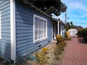 5648 Riverton Ave., 5648 Riverton