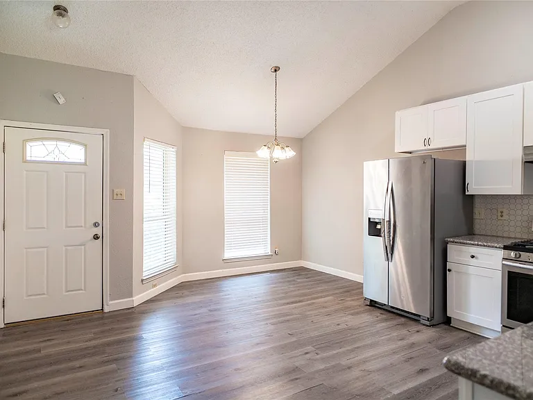 17003 Enchanted Cir W — Photo 5