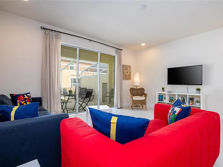 1615 Retreat Cir — Photo 43
