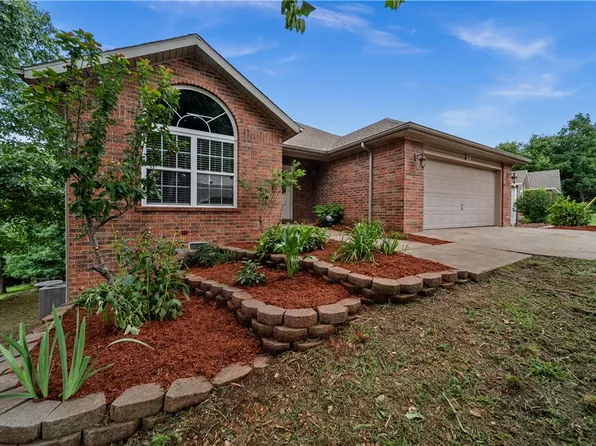 8 Faye Ln, Bella Vista, AR 72714