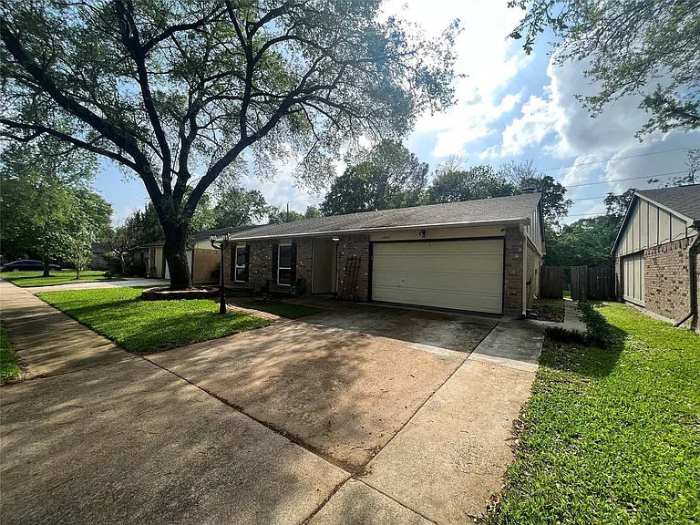4407 Kevinkay Dr — Photo 3