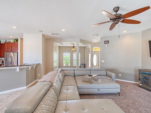 4th image of 305 Wentworth Ave