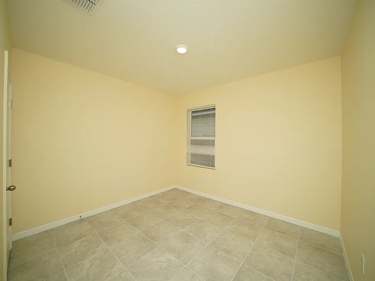 4325 Deleon St — Photo 17