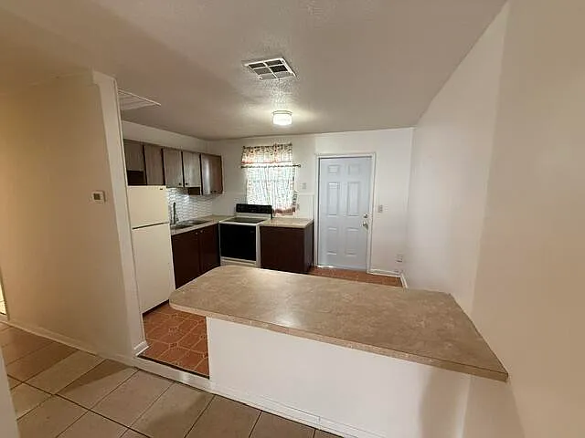 327 Silver Beach Rd #3 — Photo 4