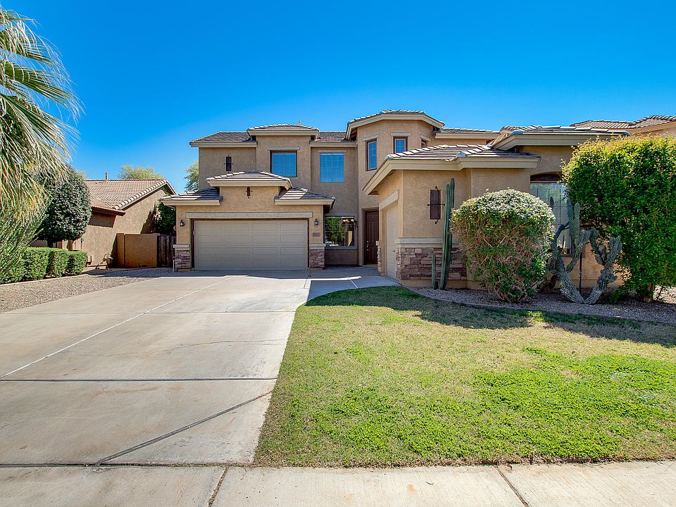 1st image of 1631 W Kingbird Dr
