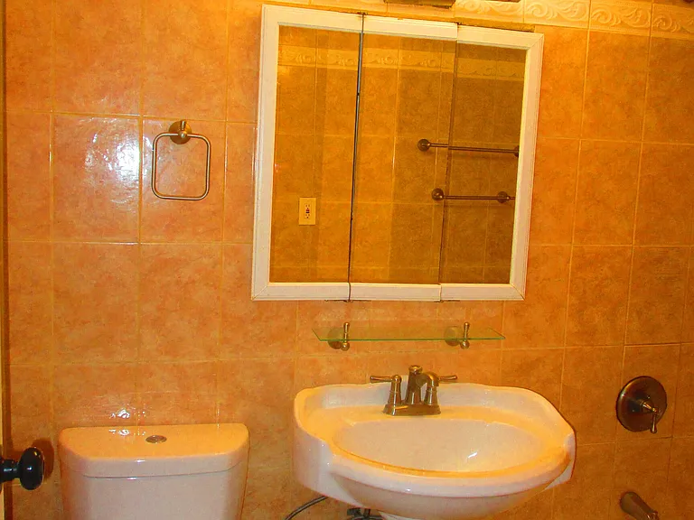 87 Glenbrook Rd #2E — Photo 14