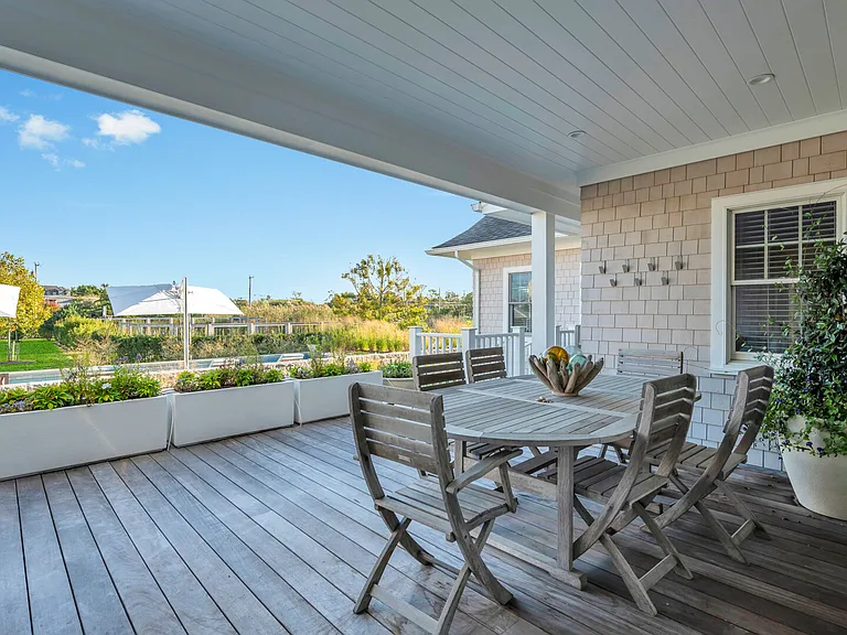 125 Dune Rd — Photo 48