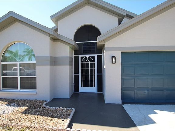 4th image of 4527 Varsity Cir