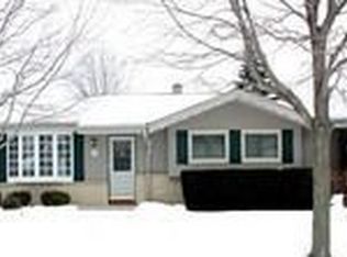 W244N6574 Grogan Dr, Sussex, WI 53089