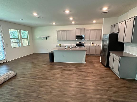 4th image of 10410 Bramble Berry Dr