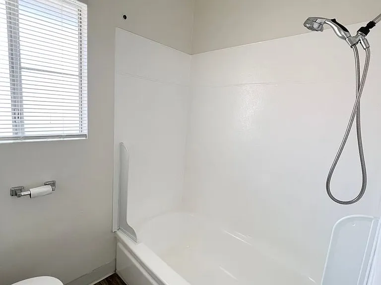 920 N Avalon Pl — Photo 8