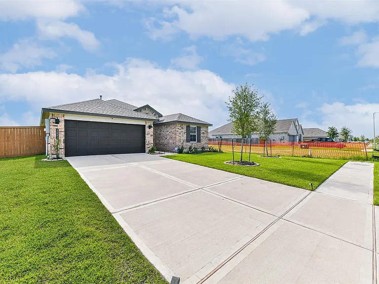 2621 Mackinac Bay Dr — Photo 2