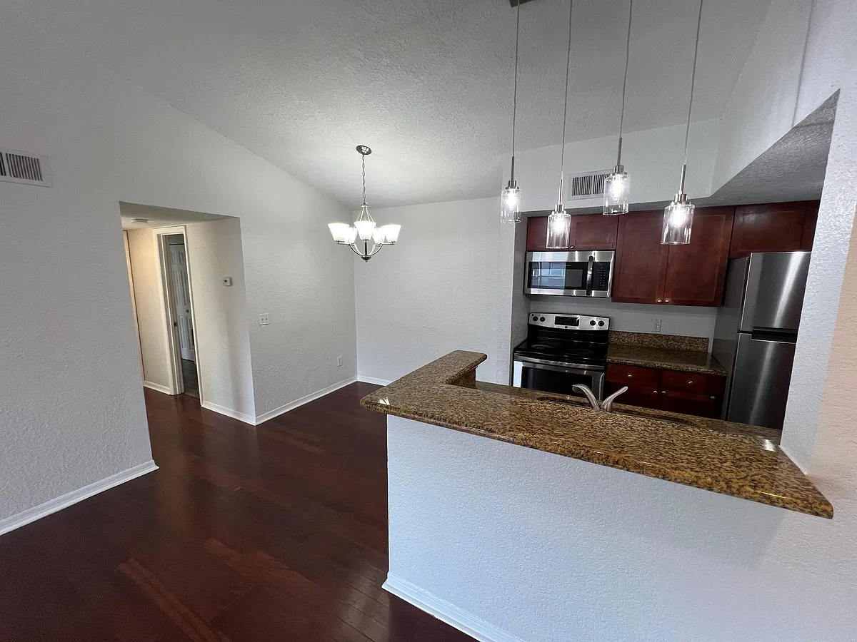 Building Photo - 5168 Conroy Rd #33