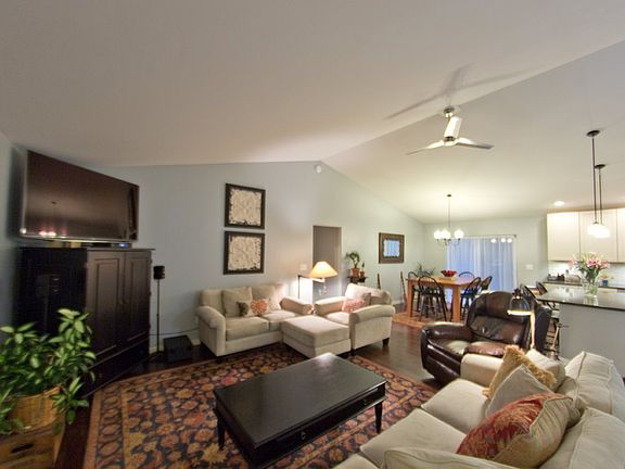 3rd image of 301 Aspen Grove Ln