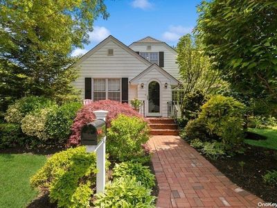 843 Monroe Drive, Centerport, NY, 11721
