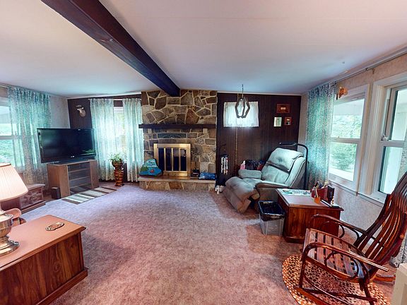 4th image of 1613 Burk Rd