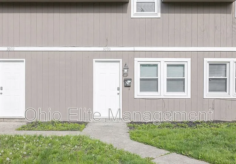 3090 Grasmere Ave — Photo 2