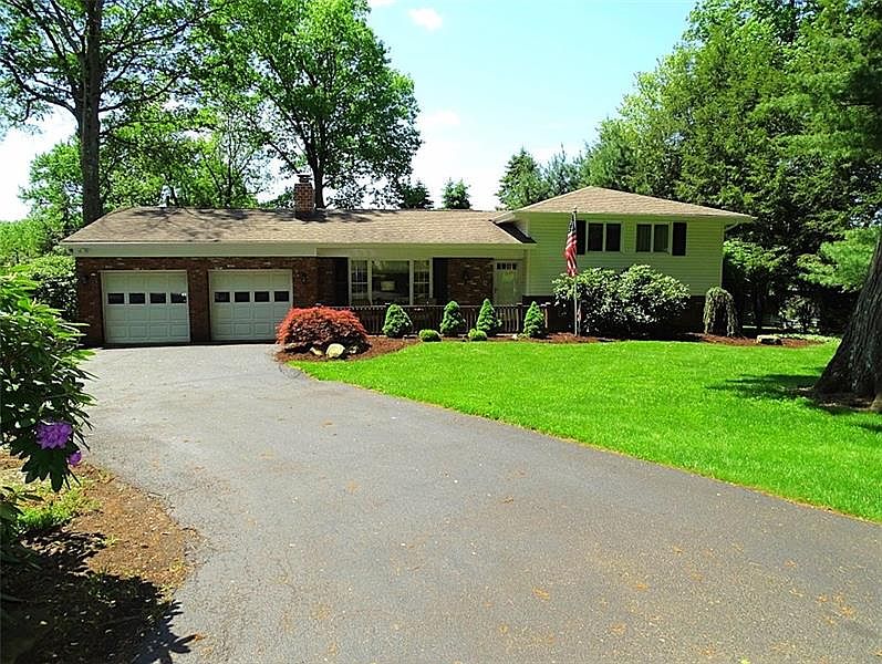 1st image of 14 Holly Dr