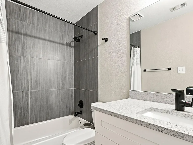 12713 Rhea Ct — Photo 32