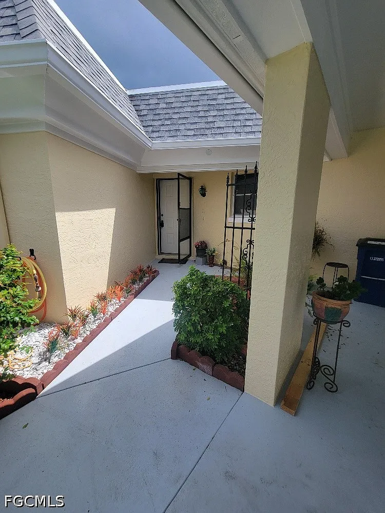 2 bed, 2.0 bath, 1690 sqft, $1,200 — Photo 2