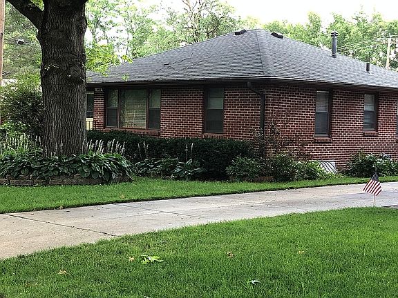 2nd image of 2400 Colonial Dr