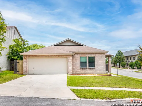 11500 Forest Br, Live Oak, TX 78233