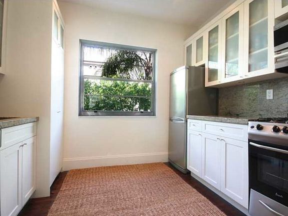 5th image of 1551 Meridian Ave APT 201