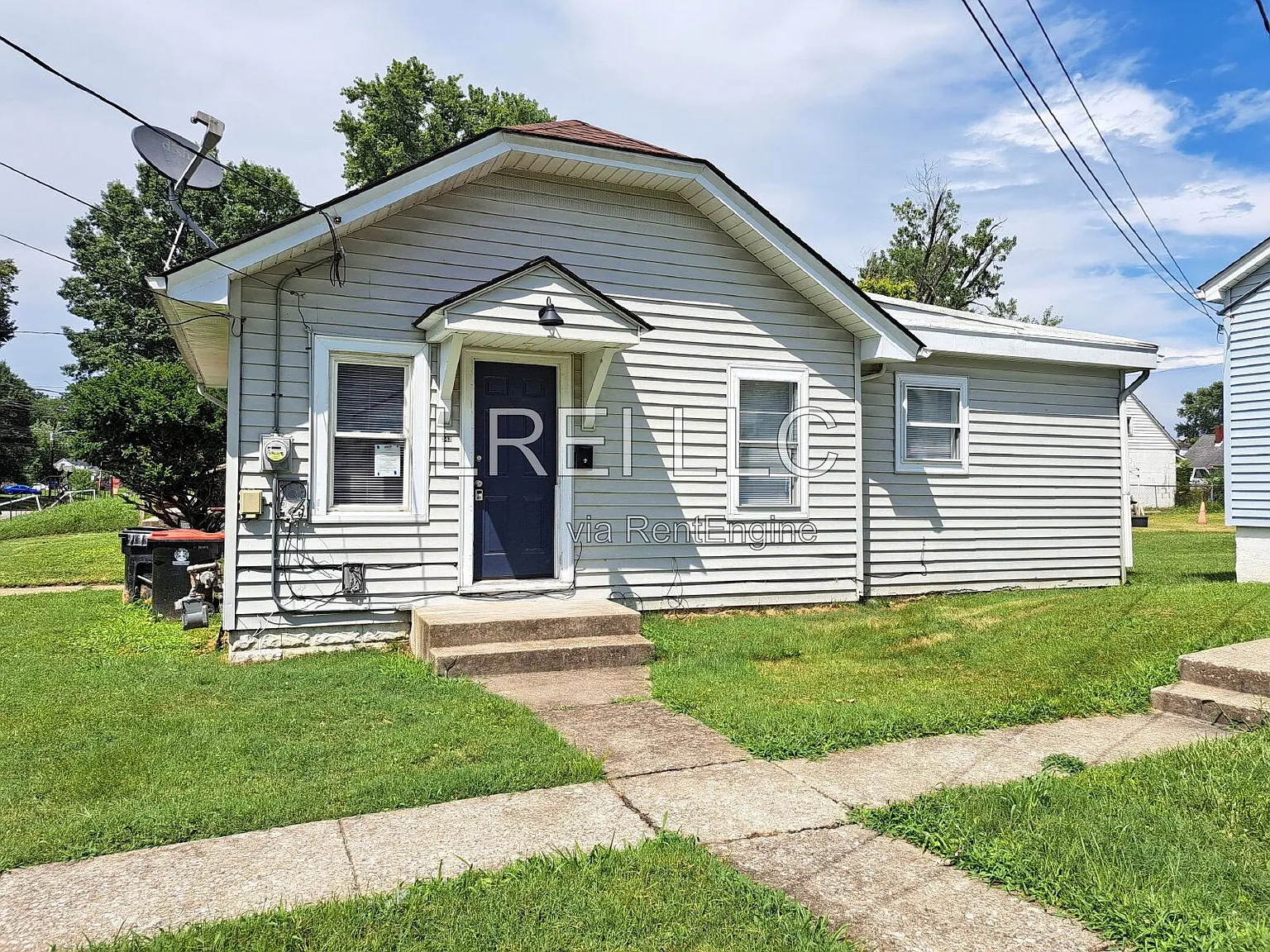 3 bed, 1.0 bath, 1095 sqft, $775 — Photo 1