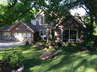 1128 Fox Lake Ln, Edmond, OK 73034