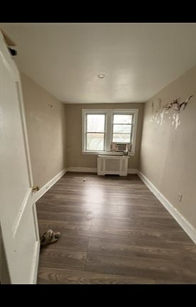 5th image of 128 N Hartford Ave