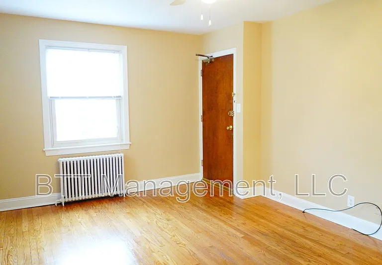 8210 Greenwood Ave #4 — Photo 12