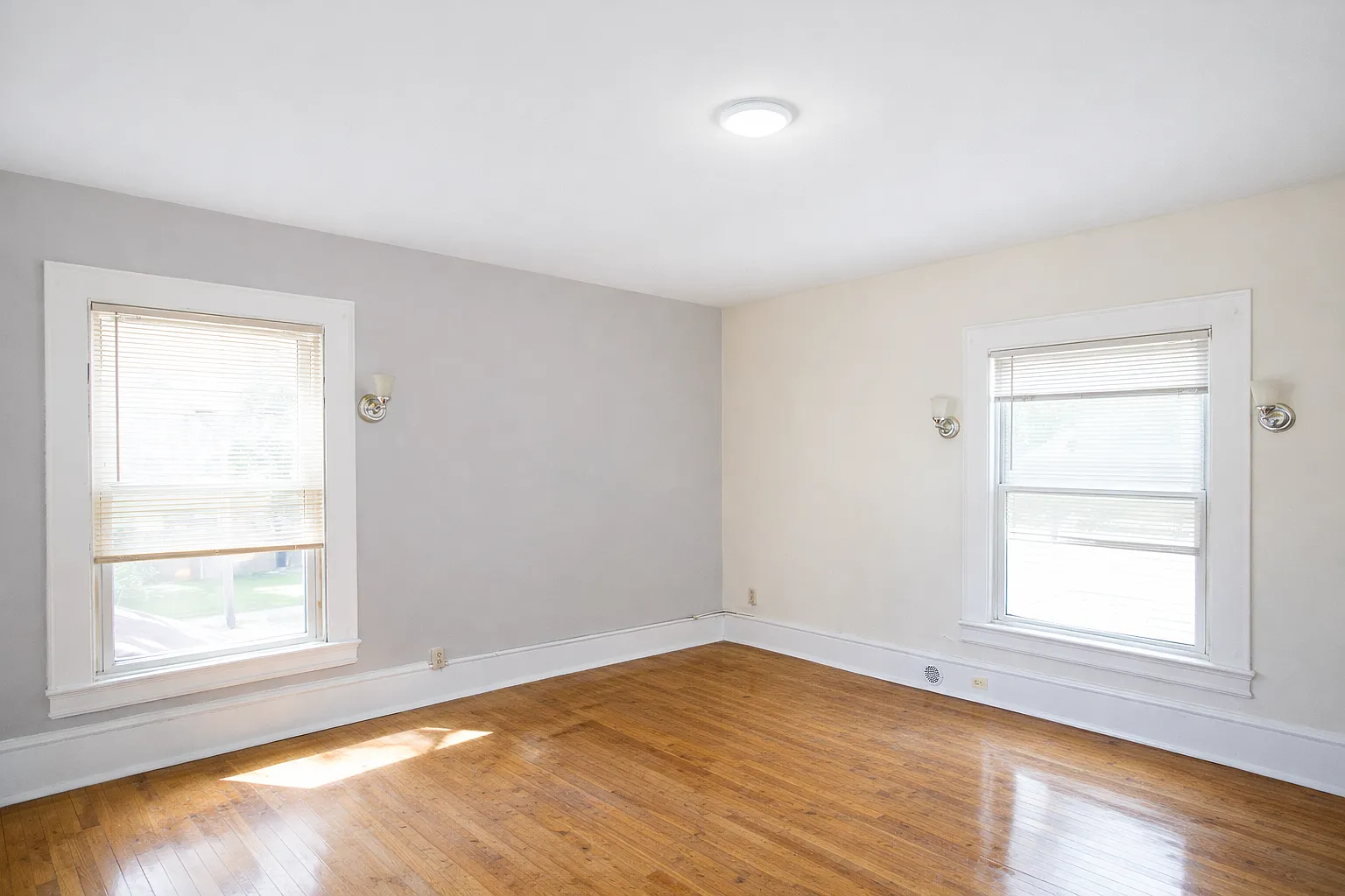 3 bed, $1,600 — Photo 3