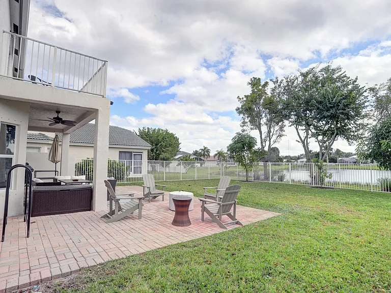 4018 Bluff Harbor Way — Photo 31