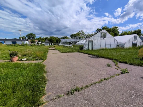 1023 E Princeton Ave, Flint, MI 48505